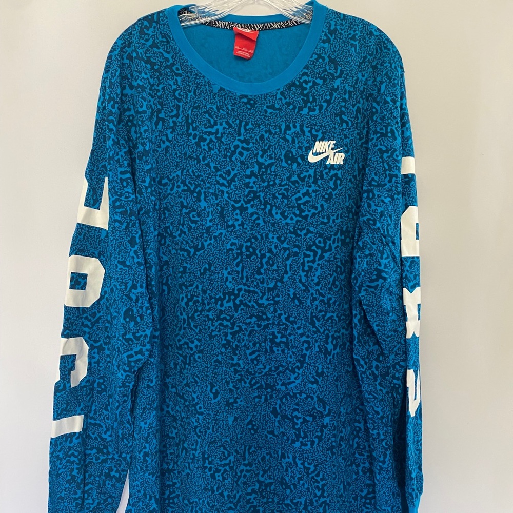 Nike blue patterned long sleeve shirt